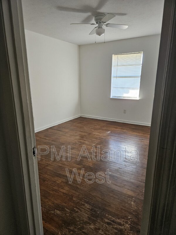 Location is everything! Accepting housing vouchers. property image