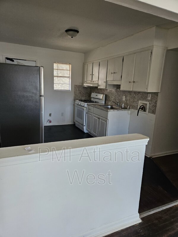 Location is everything! Accepting housing vouchers. property image